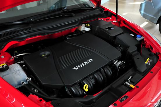 路特斯为什么不能叫莲花跑车,以前的莲花汽车和现在的路特斯