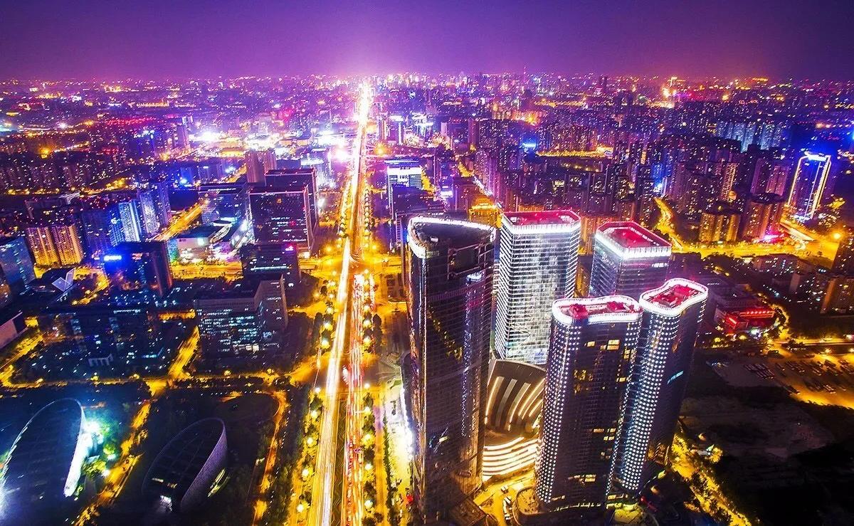 郑州和成都哪个城市更强,武汉与郑州哪个居中国中心位置