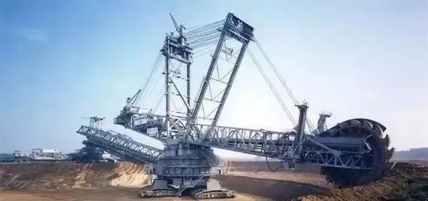 足以震惊世界的八个超级工程,盘点全球巨无霸工程机械