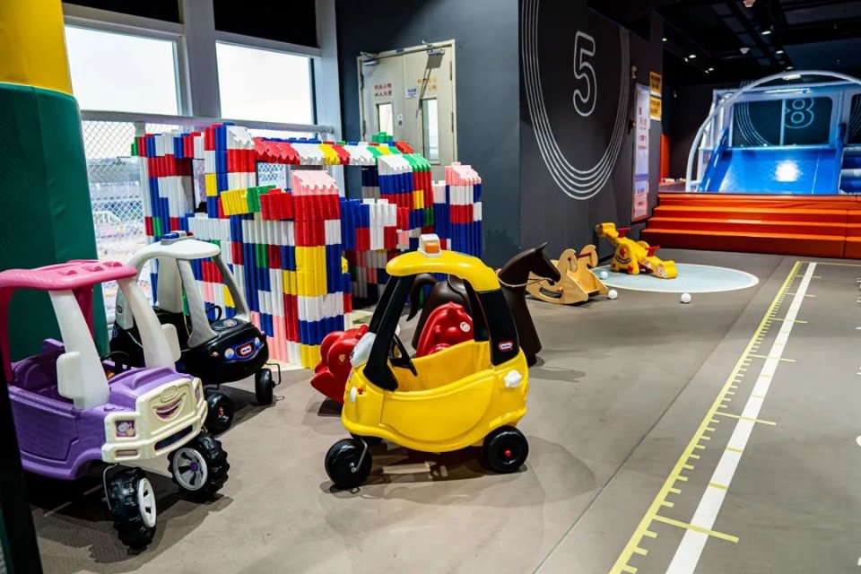 畅玩10000平米的主题乐园,郴州彩虹滑梯高空滑索