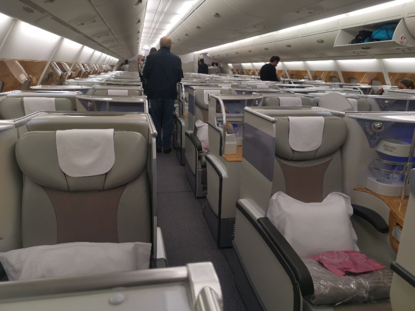 阿联酋航空a380头等舱迪拜休息室,迪拜到广州阿联酋航空a380头等舱
