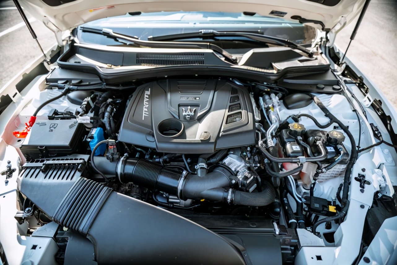 玛莎拉蒂ghibli3.0t声浪sport模式,玛莎拉蒂granturismo2023款声浪