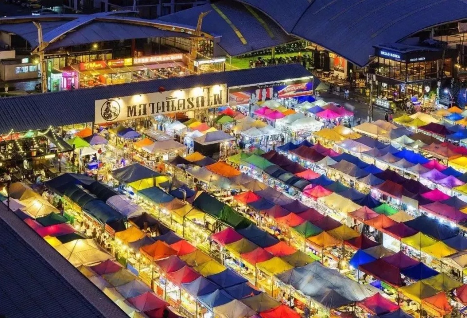 北苑网红大型夜市嘉年华,保利国际影城夜市