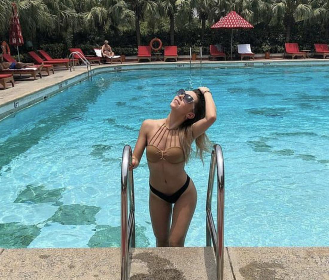 20岁就横扫欧洲乒坛，身材傲人穿吊带装打球，新一代乒乓女神！