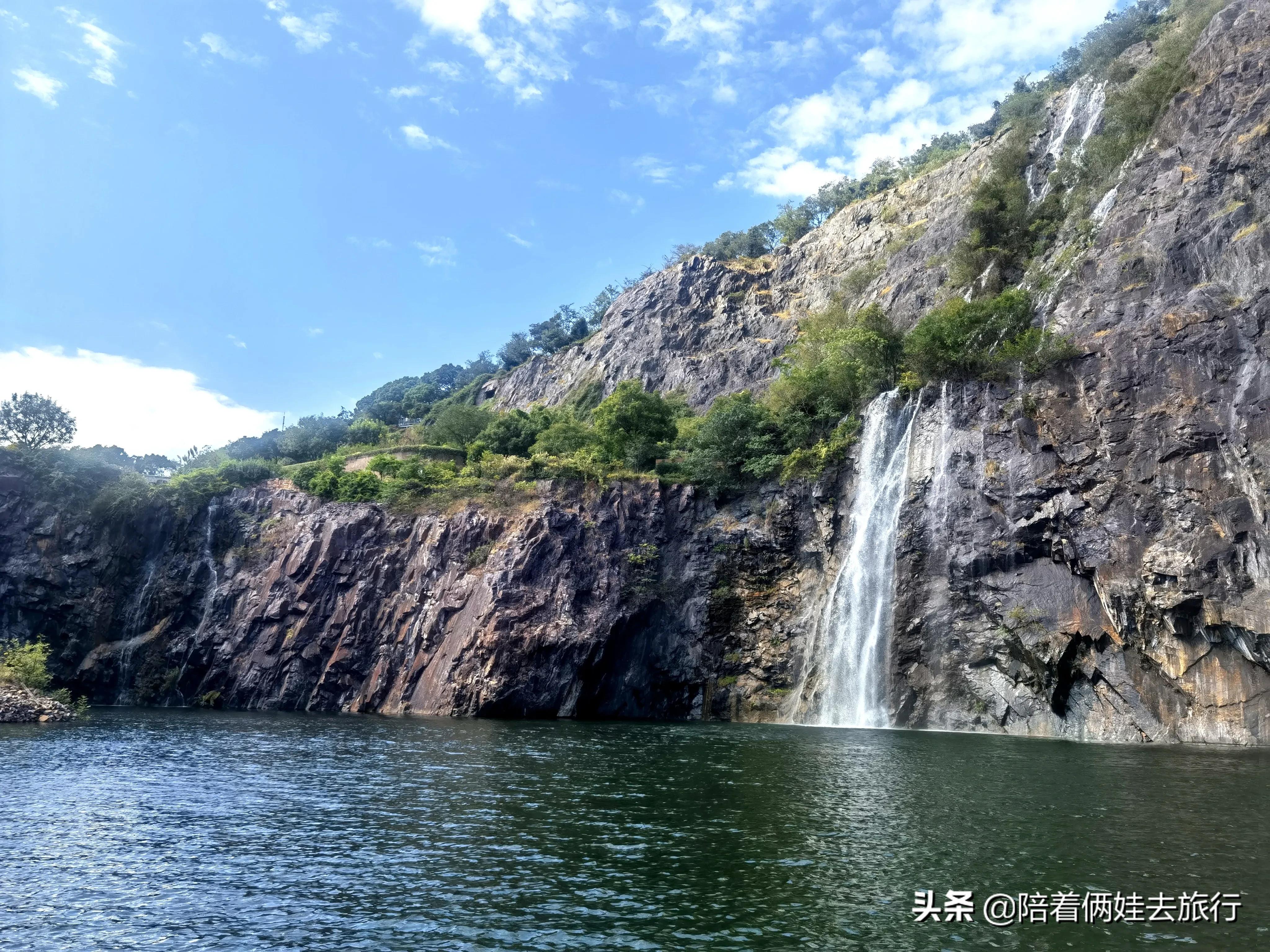 上海辰山植物园矿坑花园,辰山植物园矿坑花园修好了吗