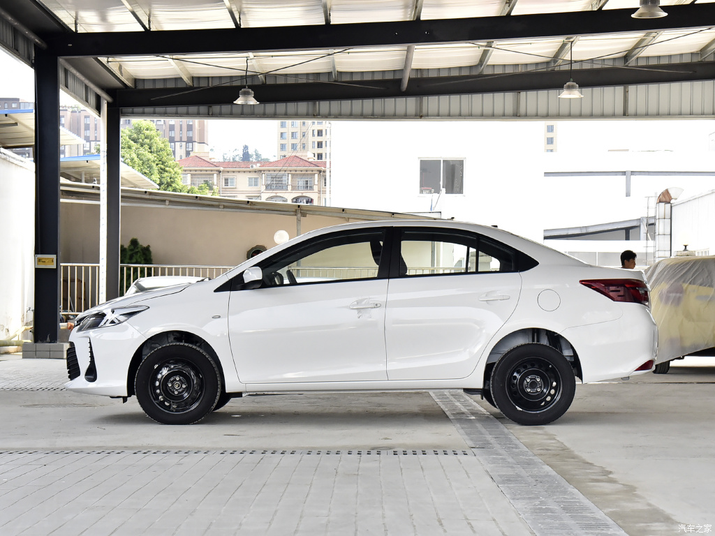 开上丰田新威驰是怎样的体验？告诉你丰田威驰最直观的感受