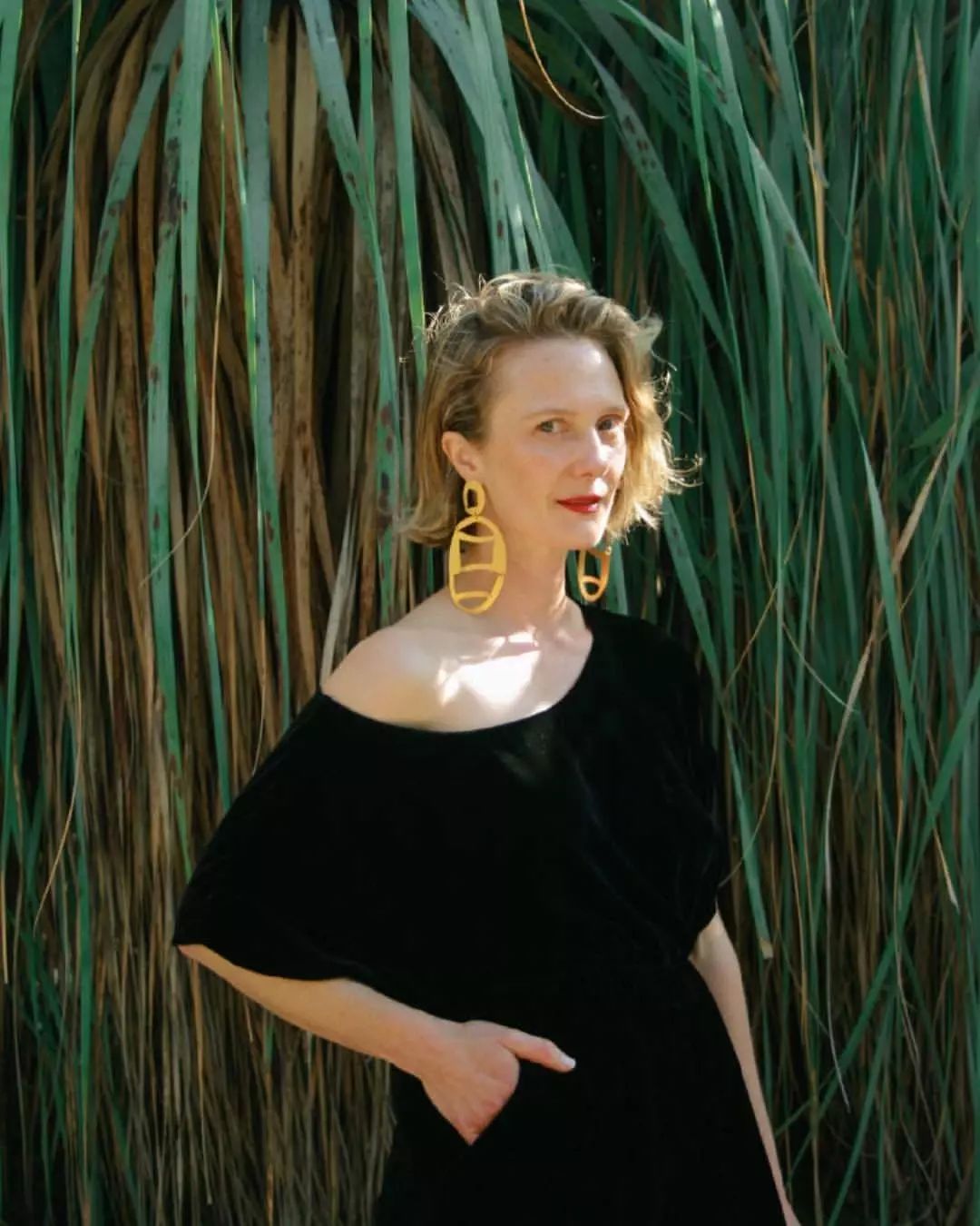 不差钱的女人的特点,为什么那么多人都喜欢佩戴耳环