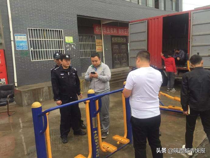 西安交警全力以赴护航中考,西安警方为夜间经济生活保驾护航