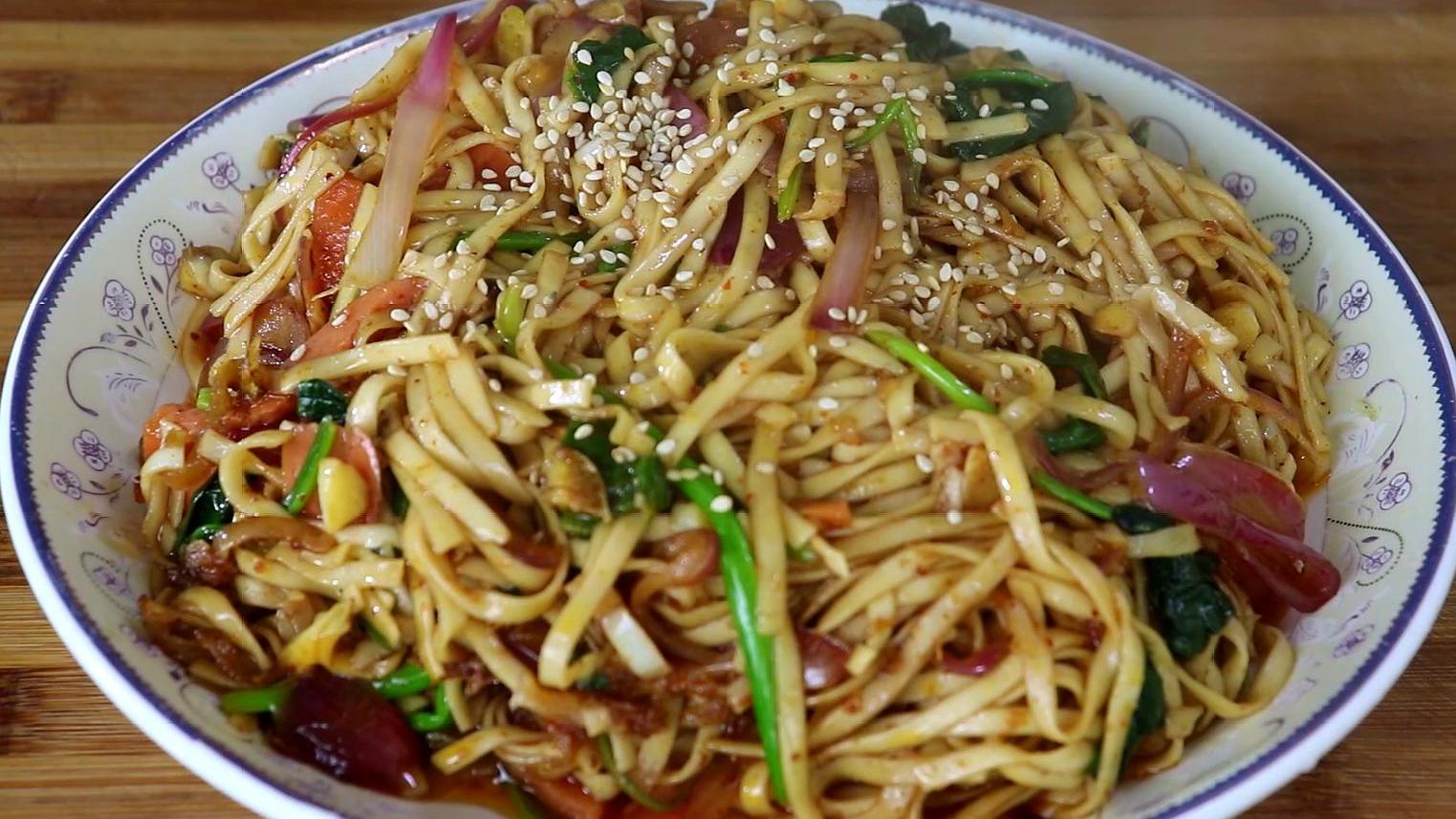 炒面好吃的做法简单家庭版,炒面最正宗的做法