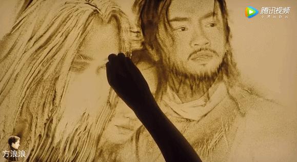 90后小伙手掌画画惊艳众人,神仙手男