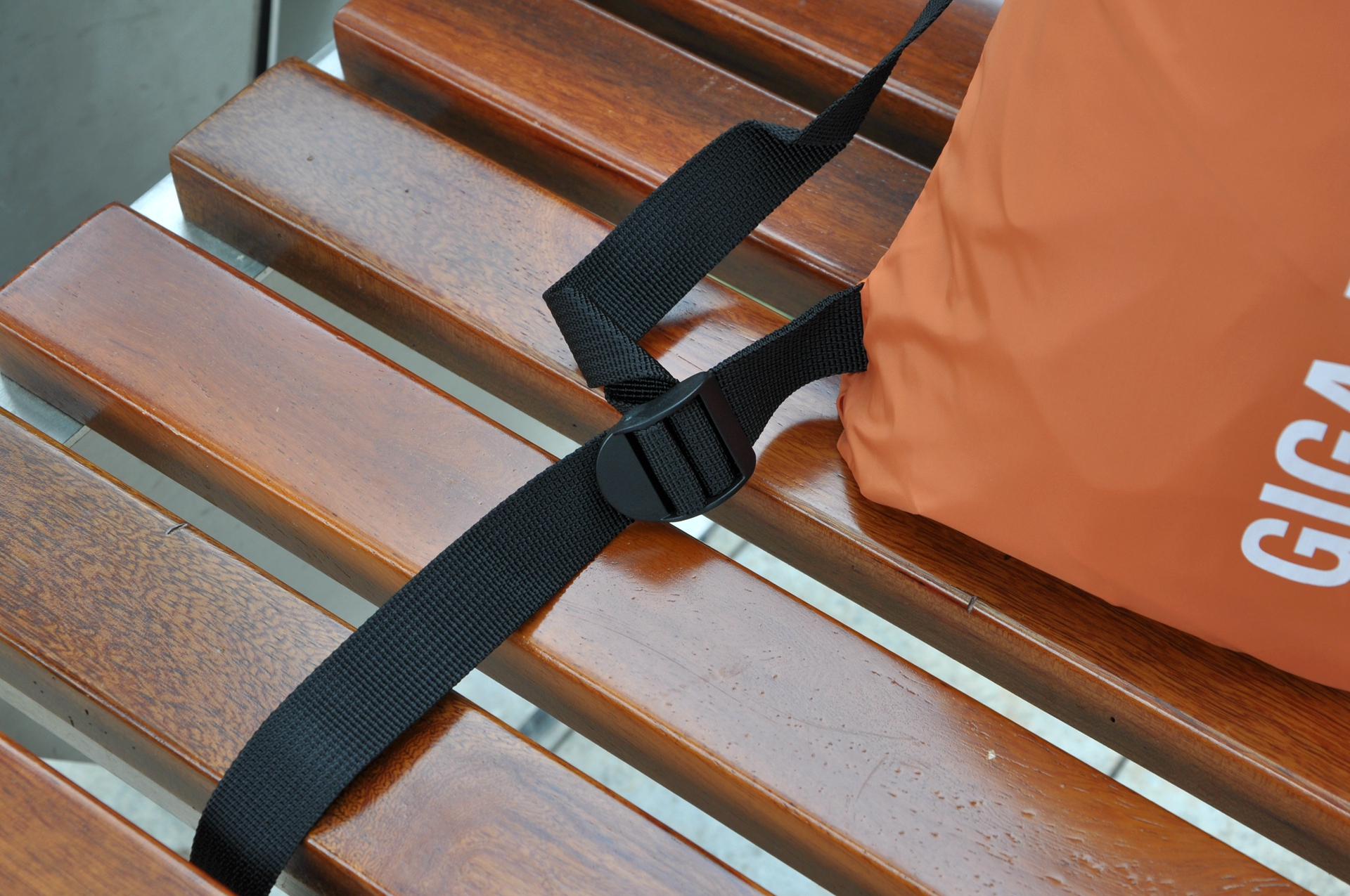 十一长假，我用反射镜面一键自动充气休闲床玩嗨了