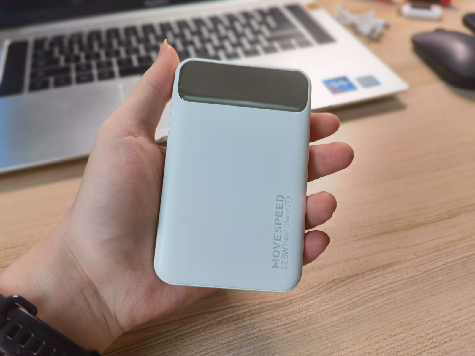 磁吸充电宝实测无线充最新款,无线磁吸快充充电宝测评