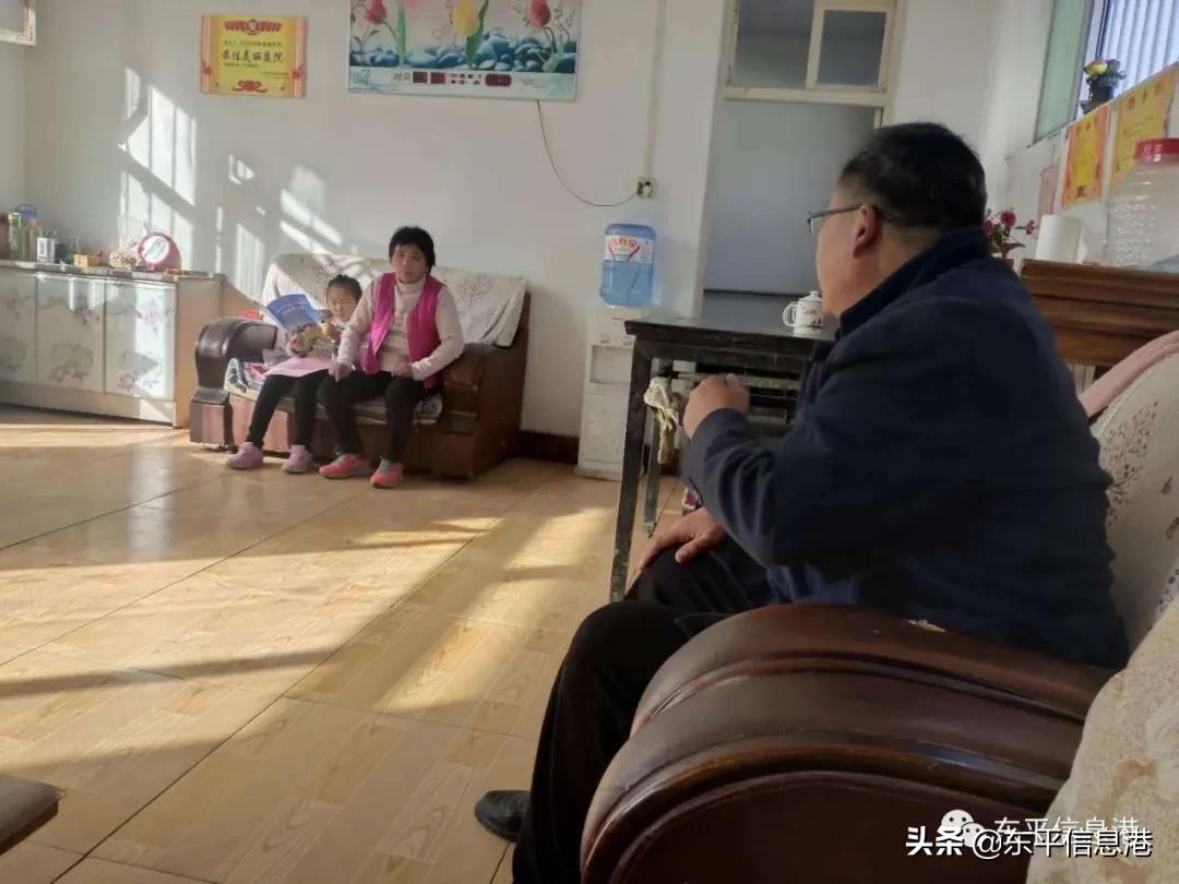 疫情无情人有情教师家访暖人心,教师暑假上门家访关爱学生暖人心