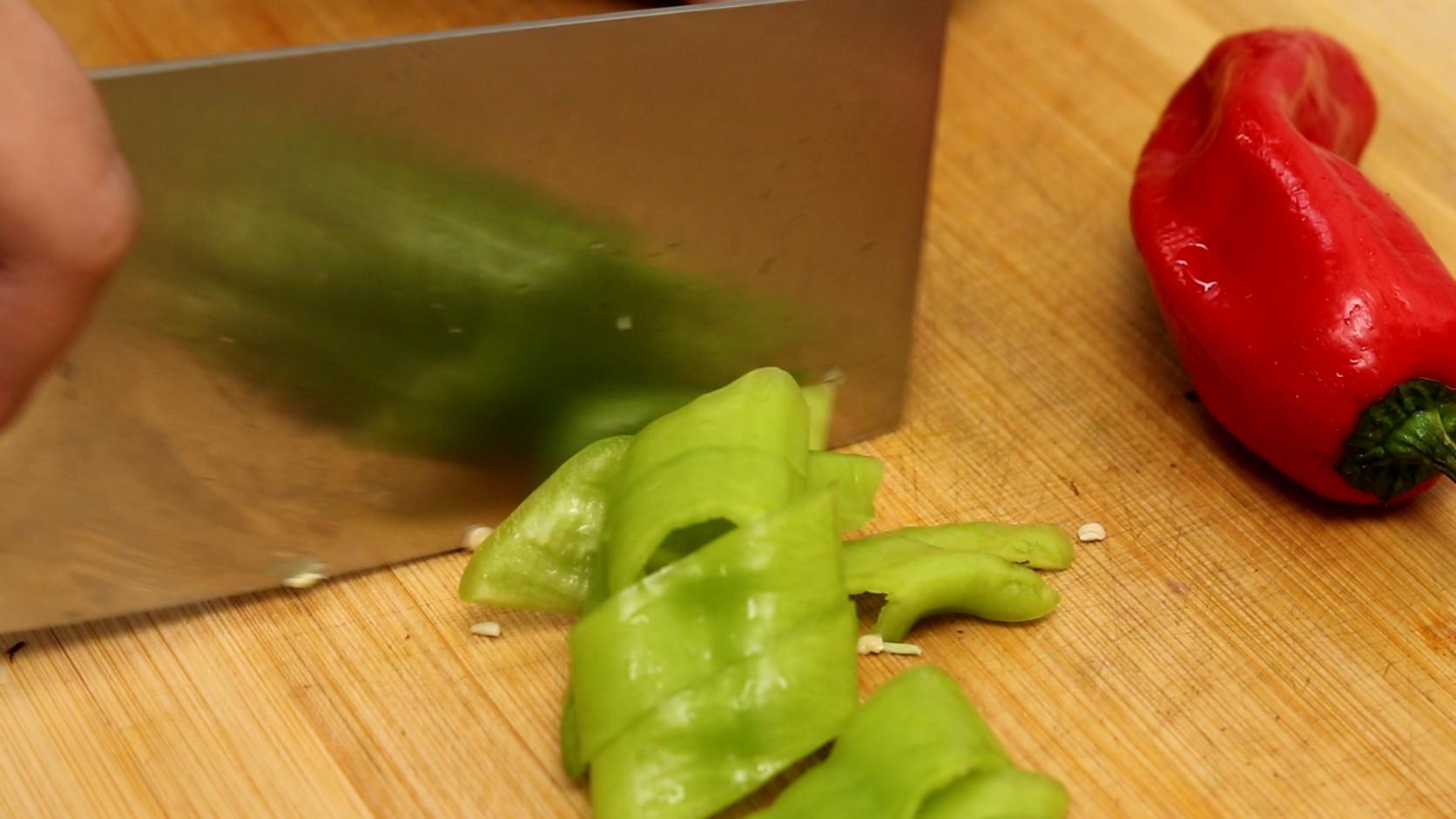 炖鸡肉时切记别直接焯水教你一招,炖鸡肉时切记不要直接焯水