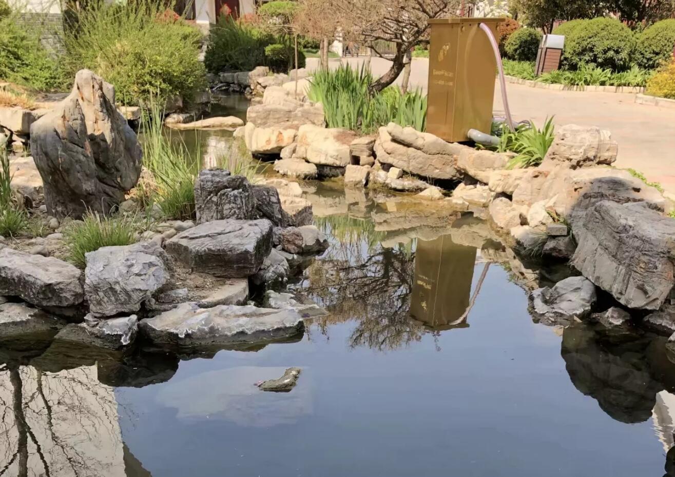 锦鲤鱼池过滤系统五大常用方式,锦鲤鱼池过滤火山石多大的合适