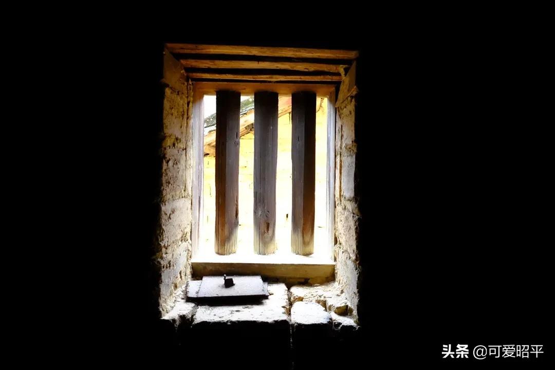 贺州昭平长寿之乡,昭平县百年炮楼图片