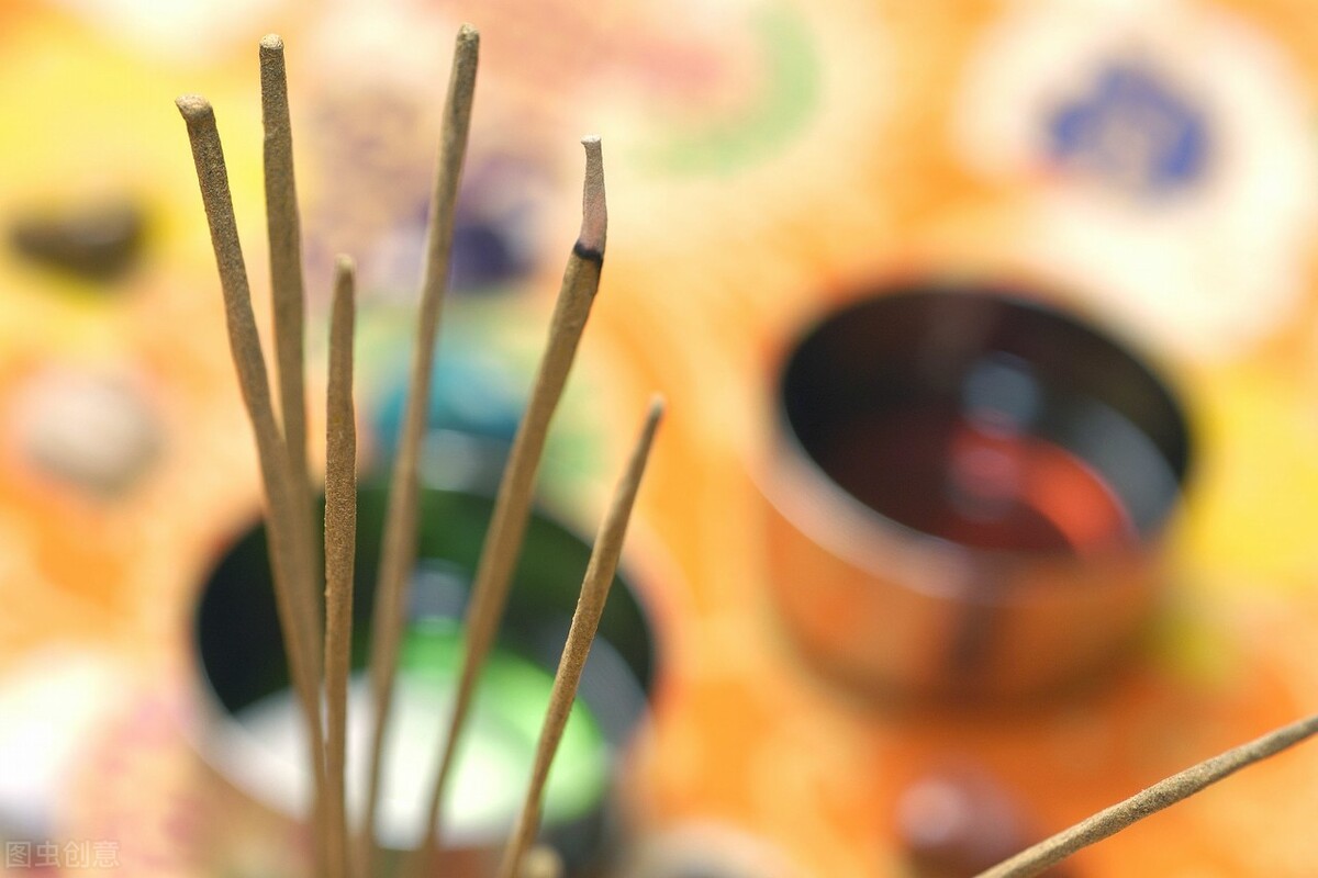 寒气入侵的腰腿痛应该怎么治疗,腰腿膝盖酸痛是咋回事吃什么药