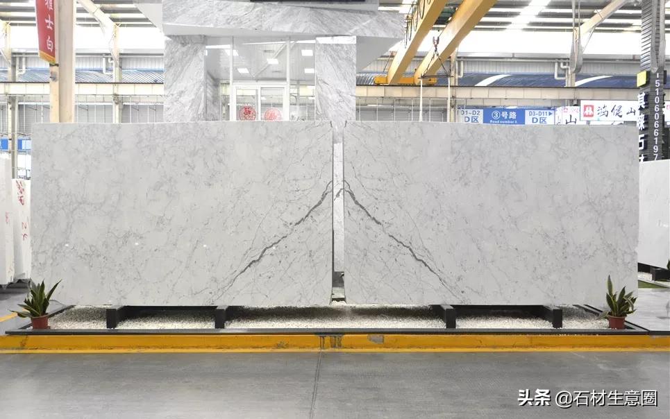 岩板选择卡拉拉塔白还是鱼肚白,卡拉拉白通体大理石