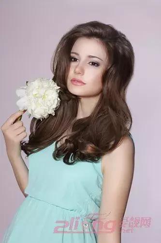 熬夜皮肤暗黄怎么变白改善,经常熬夜脸色暗黄有办法补救吗