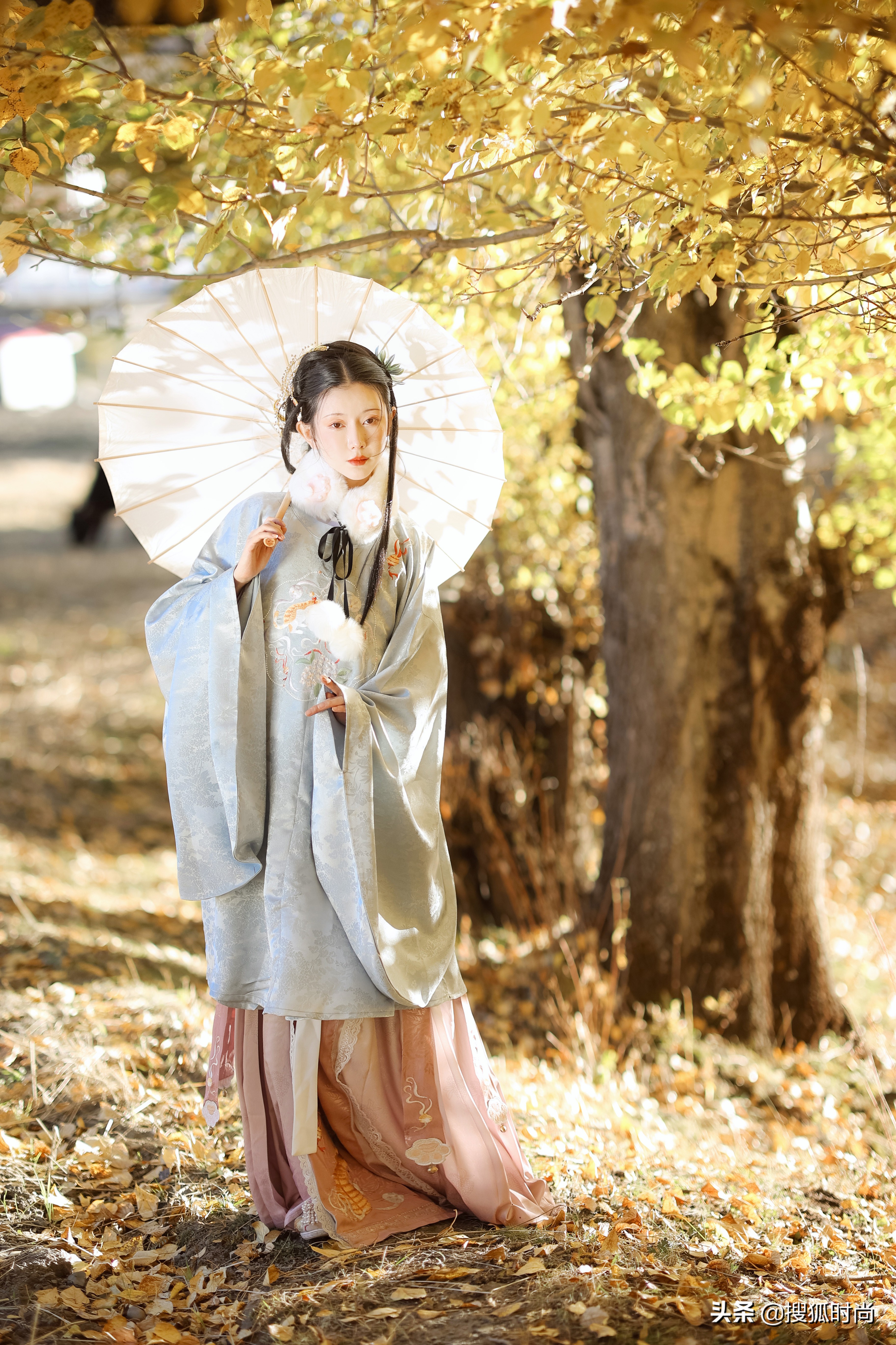 曾穿着汉服打卡过19个国家的古风博主分享:如何穿汉服过中国年