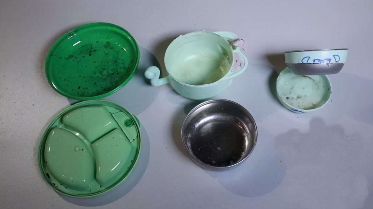 小孩用的碗和勺子危害,小孩用的哪种碗有害