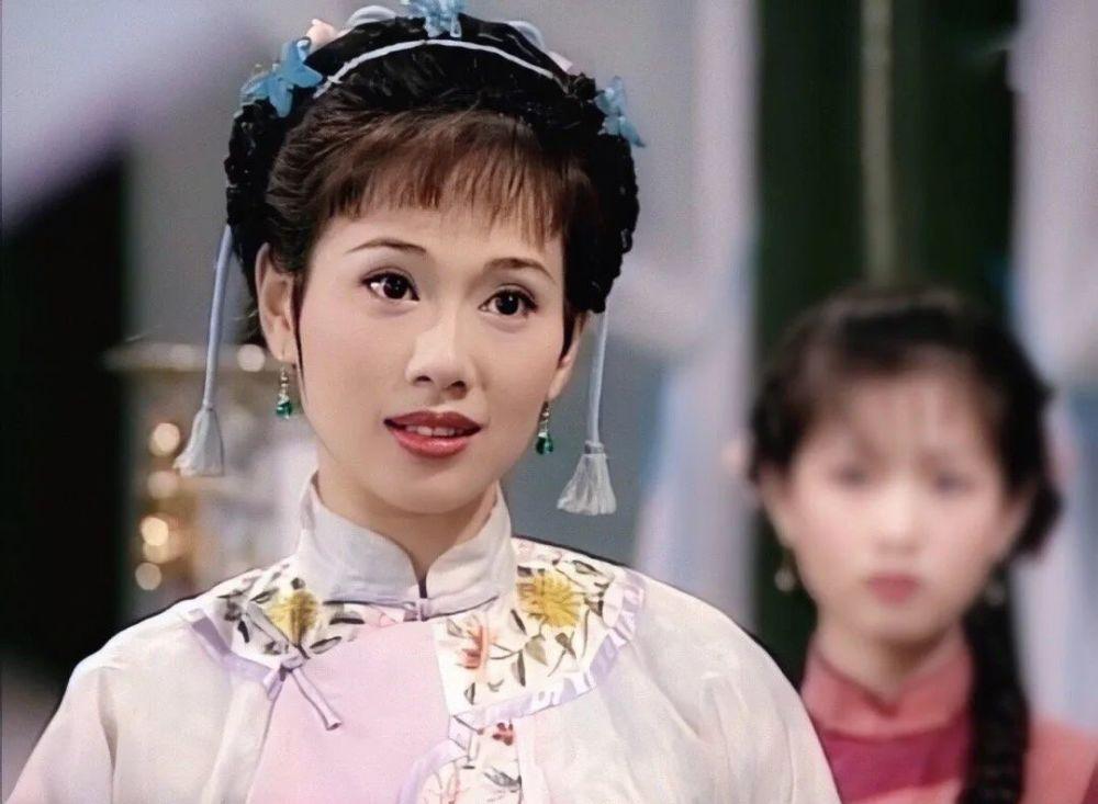 凸嘴更能显风情？满屏烤瓷牙的影视圈，可能早忘了“美人三分龅”