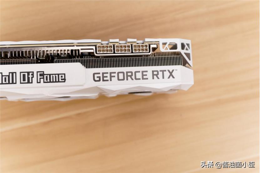 影驰rtx3090金属大师尺寸,影驰20周年纪念版rtx4090显卡开箱