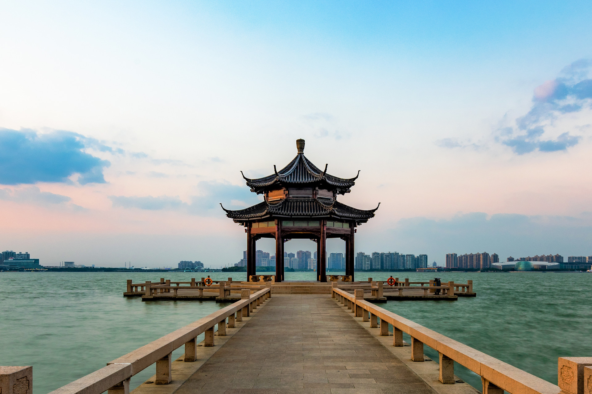 西湖旅游景点推荐,带着儿子一起游遍西湖美景