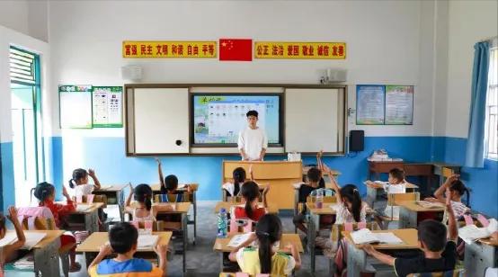 赖家益返乡教书追寻育人梦,赖家益到大学教书的感悟