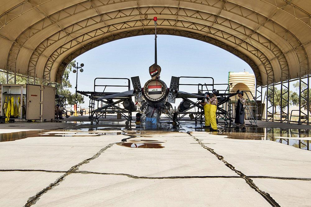 f16战斗机伊拉克视频,伊拉克空军f-16击落美国侦察机