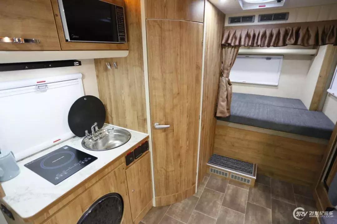 拓锐斯特轻卡侧拓展房车最新信息,拓锐斯特火星二号纵床版房车