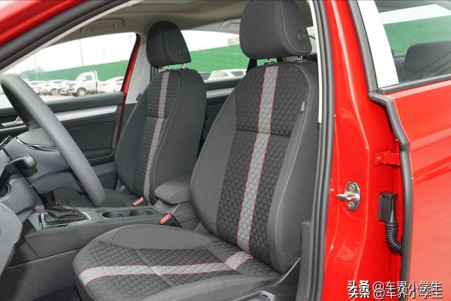 一款适合年轻人开的轿跑大众cc,19年大众凌渡230风尚版值得入手