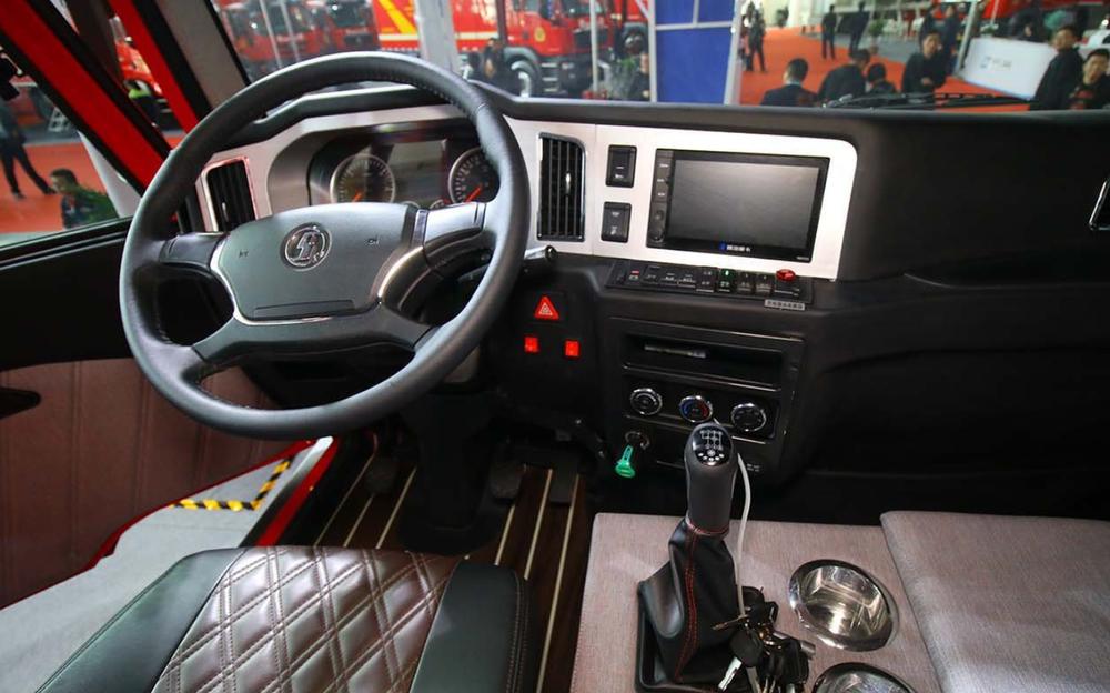 和乌尼莫克一个级别的越野车,国产乌尼莫克尺寸