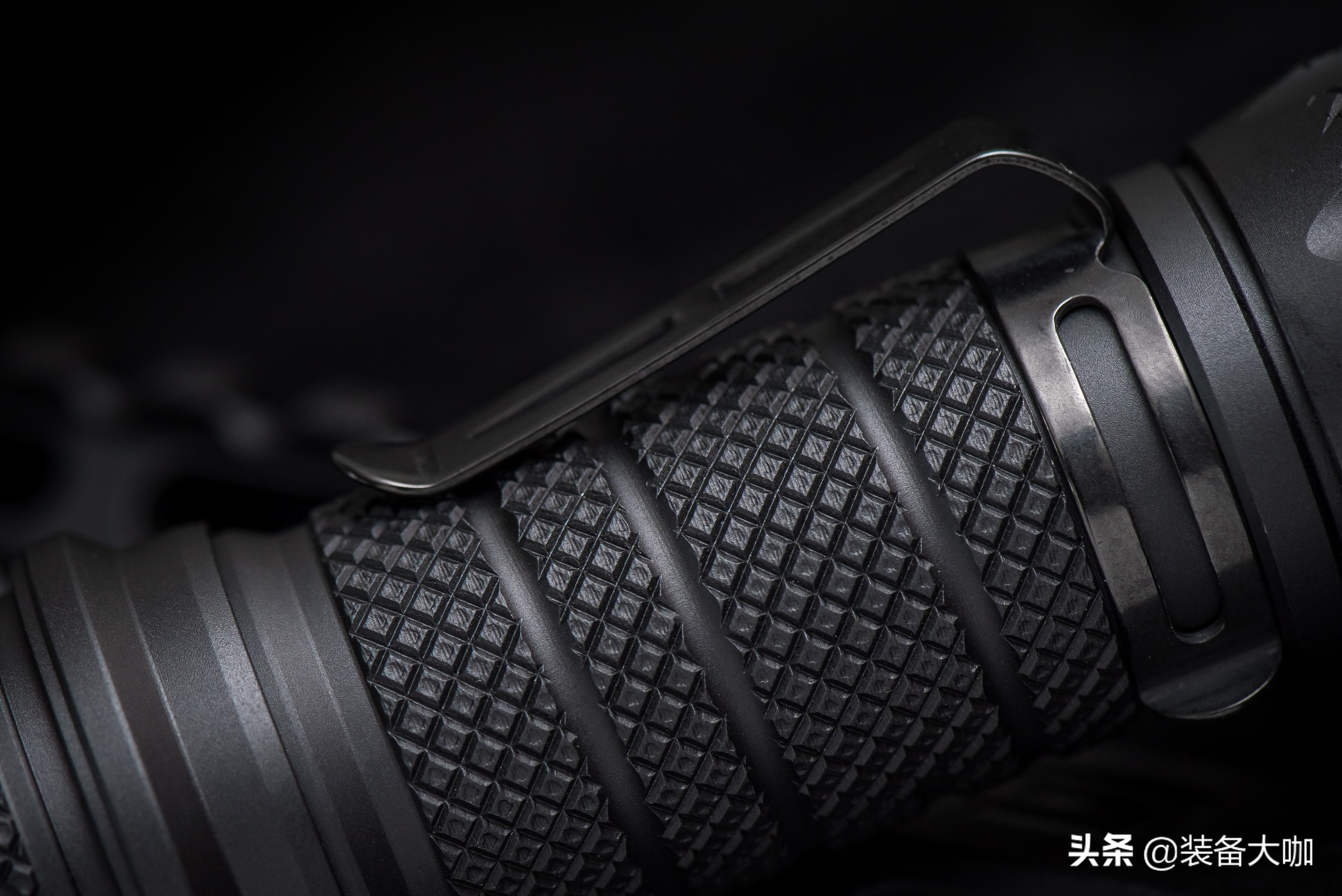 亮瞎钛合金狗眼的手电筒,能亮瞎钛合金狗眼的手电筒