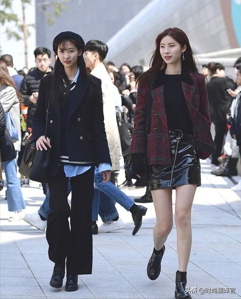 韩国女生街拍穿衣打扮,韩国美女穿个性衣服走秀