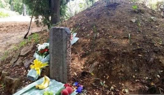 棺材埋在地里为什么要放土堆,棺材埋在地里为什么要放小土堆