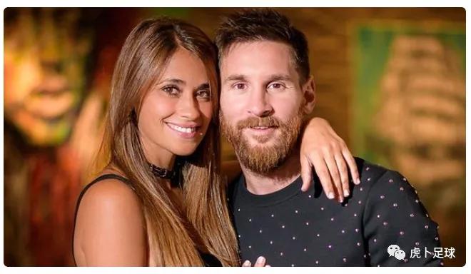 足球球员与球迷的暖情时刻,足球运动员与球迷的暖心时刻