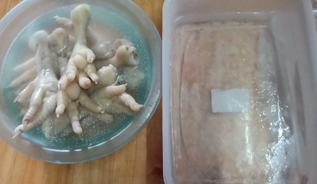 怎么做无骨酸辣鸡爪教程,最简单的酸辣无骨鸡爪怎么做