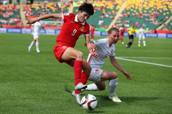 中国女足面部流血仍然踢的是谁,中国女足对韩国在哪里踢的