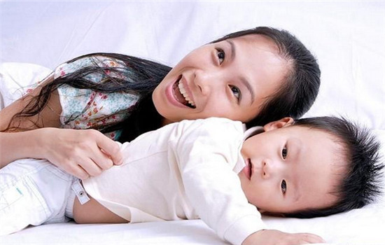 如何让宝宝喜欢上姐姐,孩子喜欢姐姐怎么办