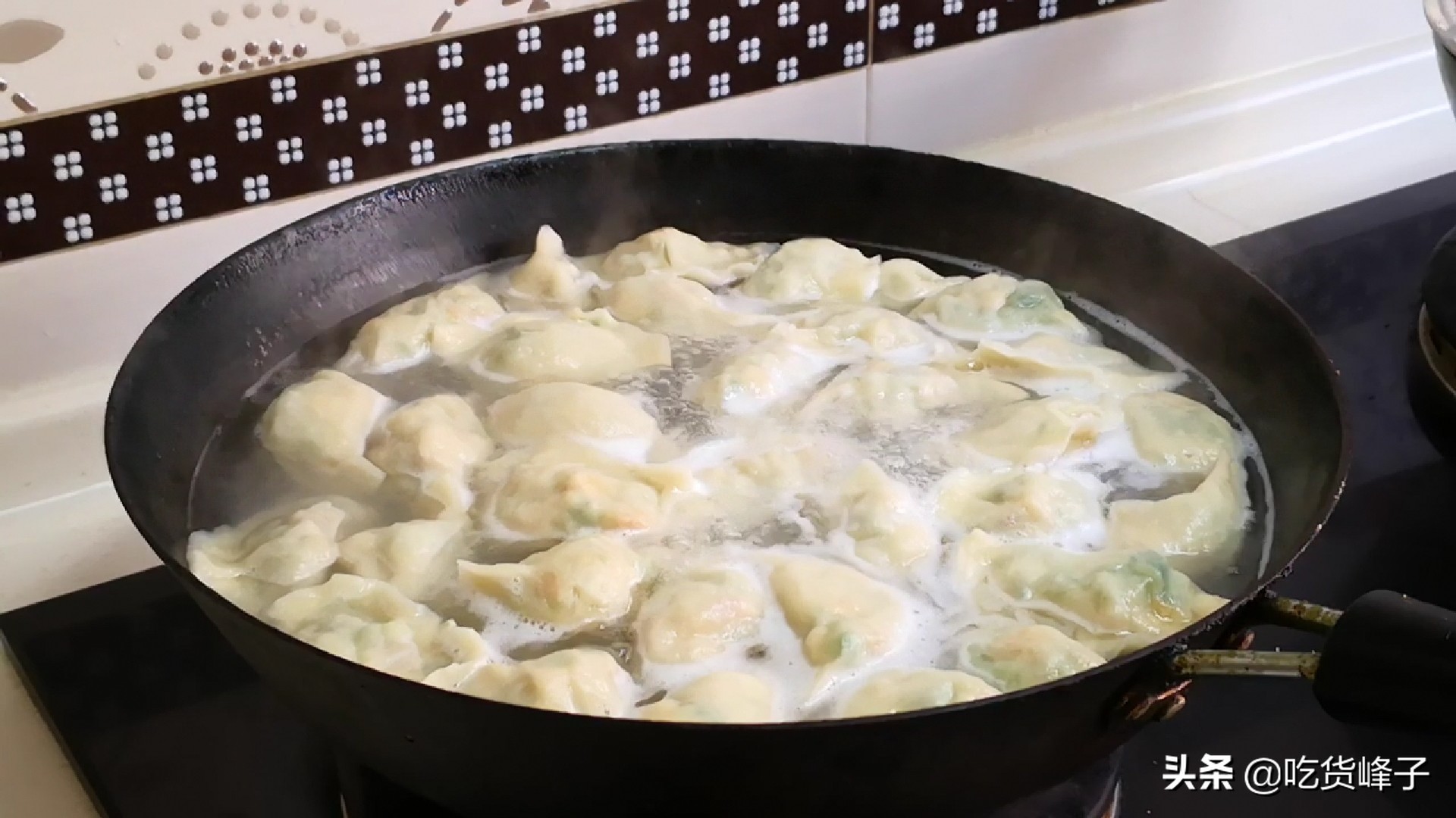 煮饺子别糊汤,煮饺子要不要搅动