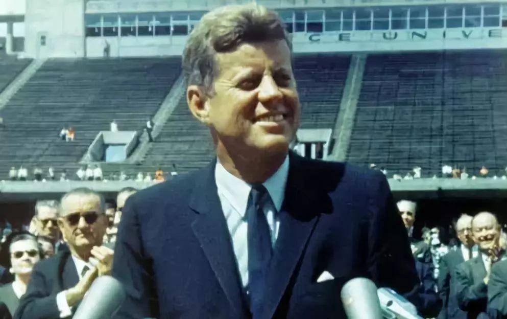 十大顶级英文经典演讲,三分钟震撼人心的英文演讲