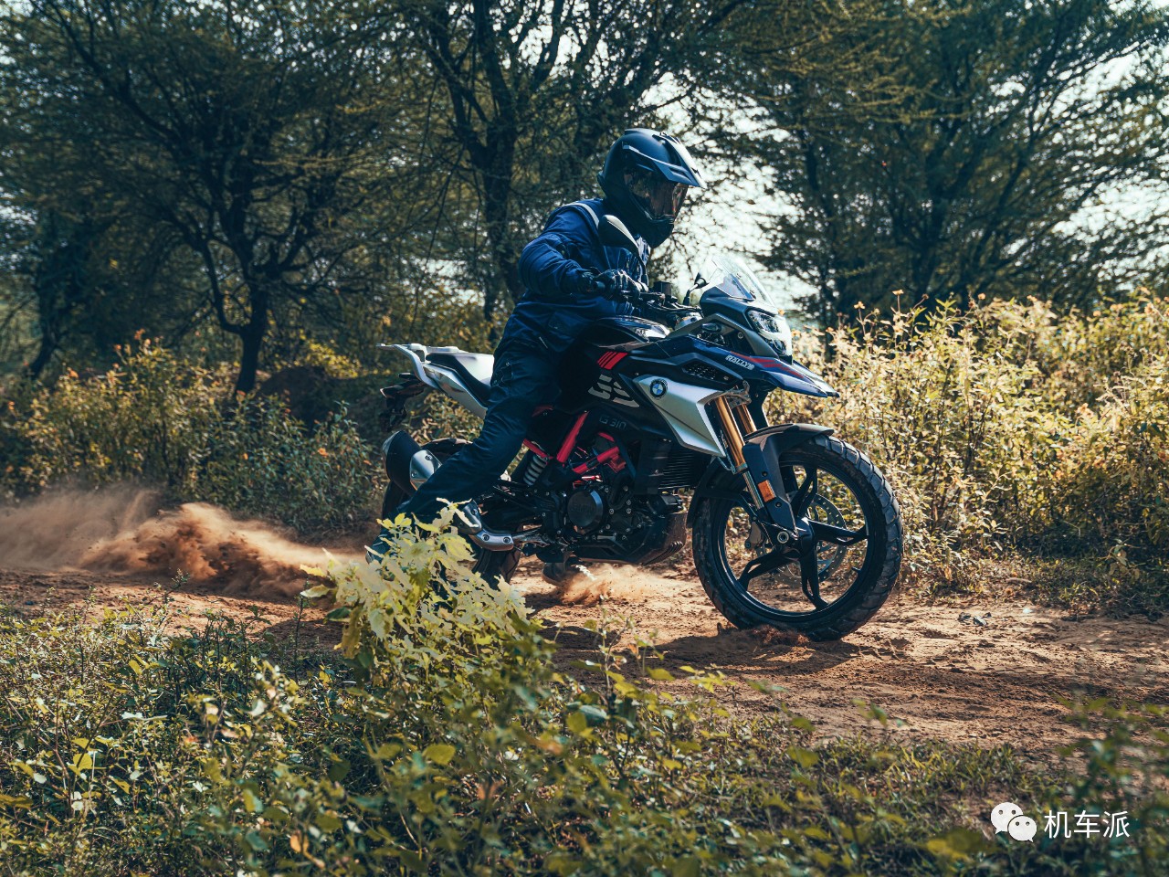 宝马2021款g310r舒适版,宝马g310gs漫画图