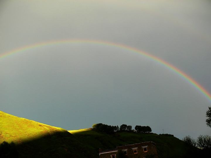 一个人爬山也是一种快乐,一个人爬山真的好累