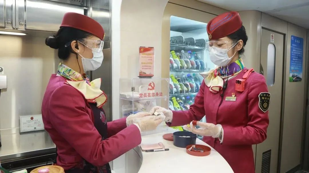 列车长一般在列车哪里,列车长属于什么段