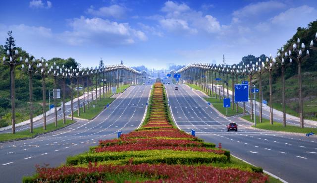 告诉给你听！爱上眉山东马的四个理由！