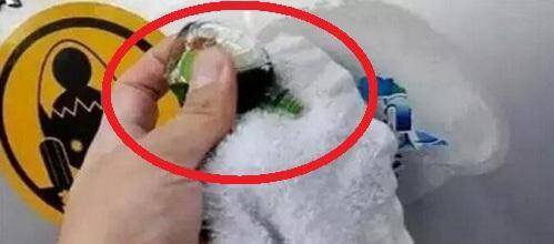 车漆划痕4s怎么处理,珍珠白车漆轻微划痕4s店怎么处理