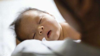 宝宝的囟门能碰吗,新生儿的囟门不小心用手按了