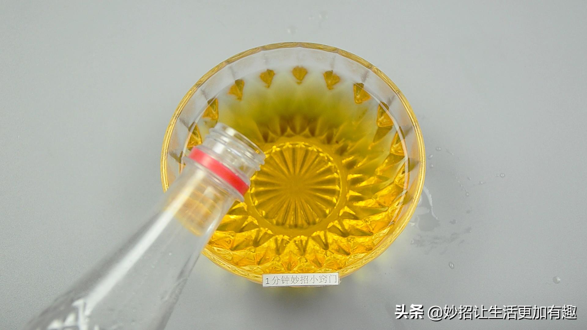 脸上长色斑难看又显老,教你简单一招,轻松淡化色斑显白嫩