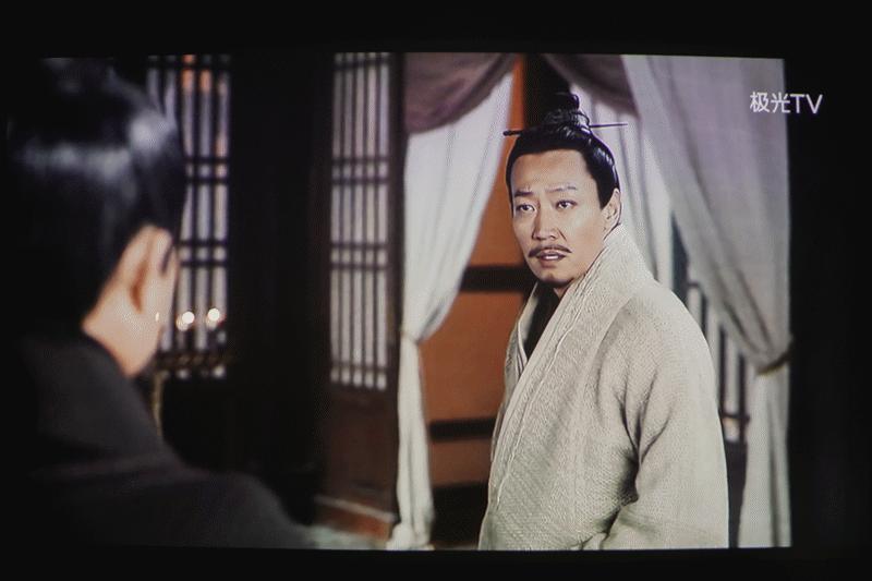 大眼橙投影仪家用x7m智能投影,极米和大眼橙x7d投影仪对比